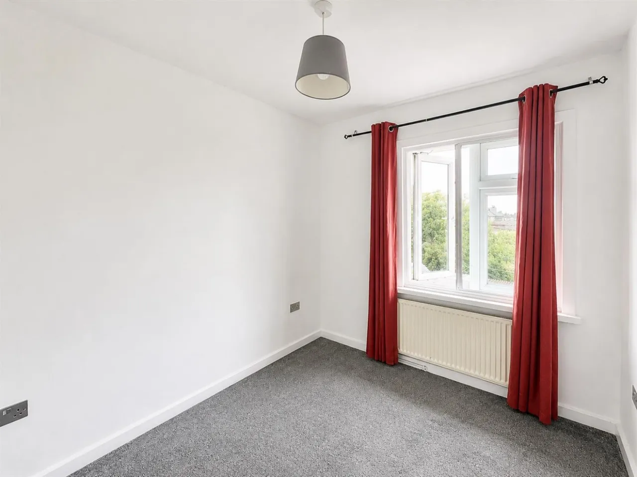 Semi-Detached To LetVicarage Farm Road, Hounslow, TW5, photo 7