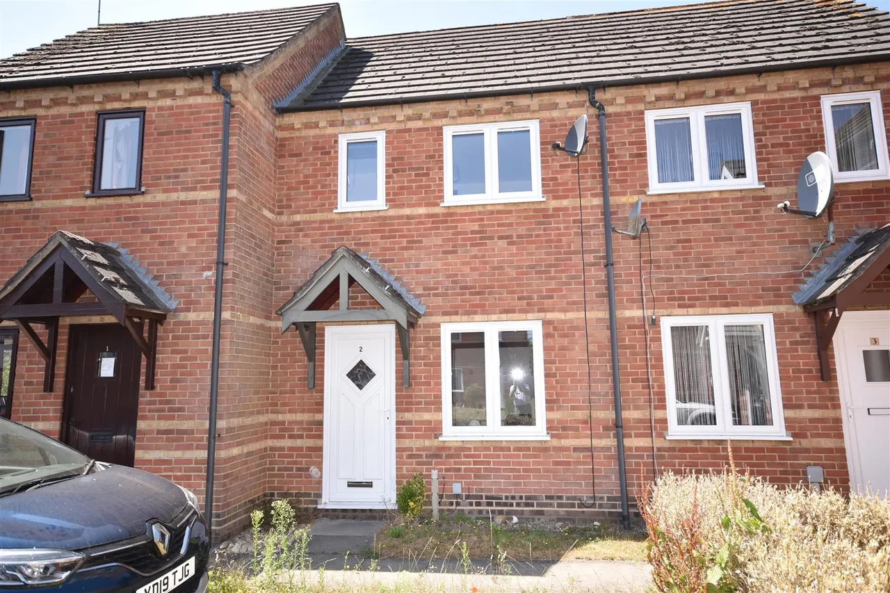 2 bed house for sale — Elizabeth Court, Sleaford