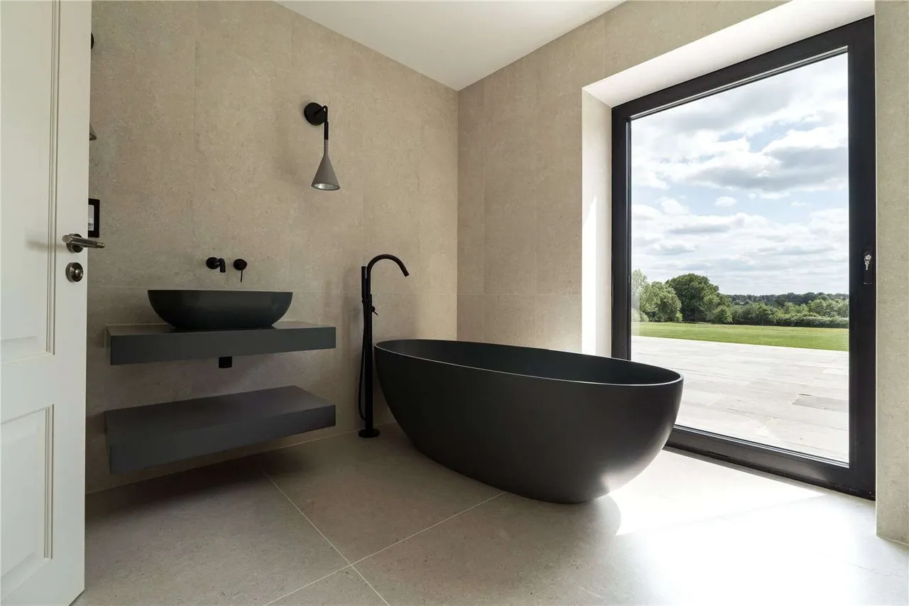 Ashridge Farm, Green End Road, Radnage, Buckinghamshire, HP14 4BY, photo 12