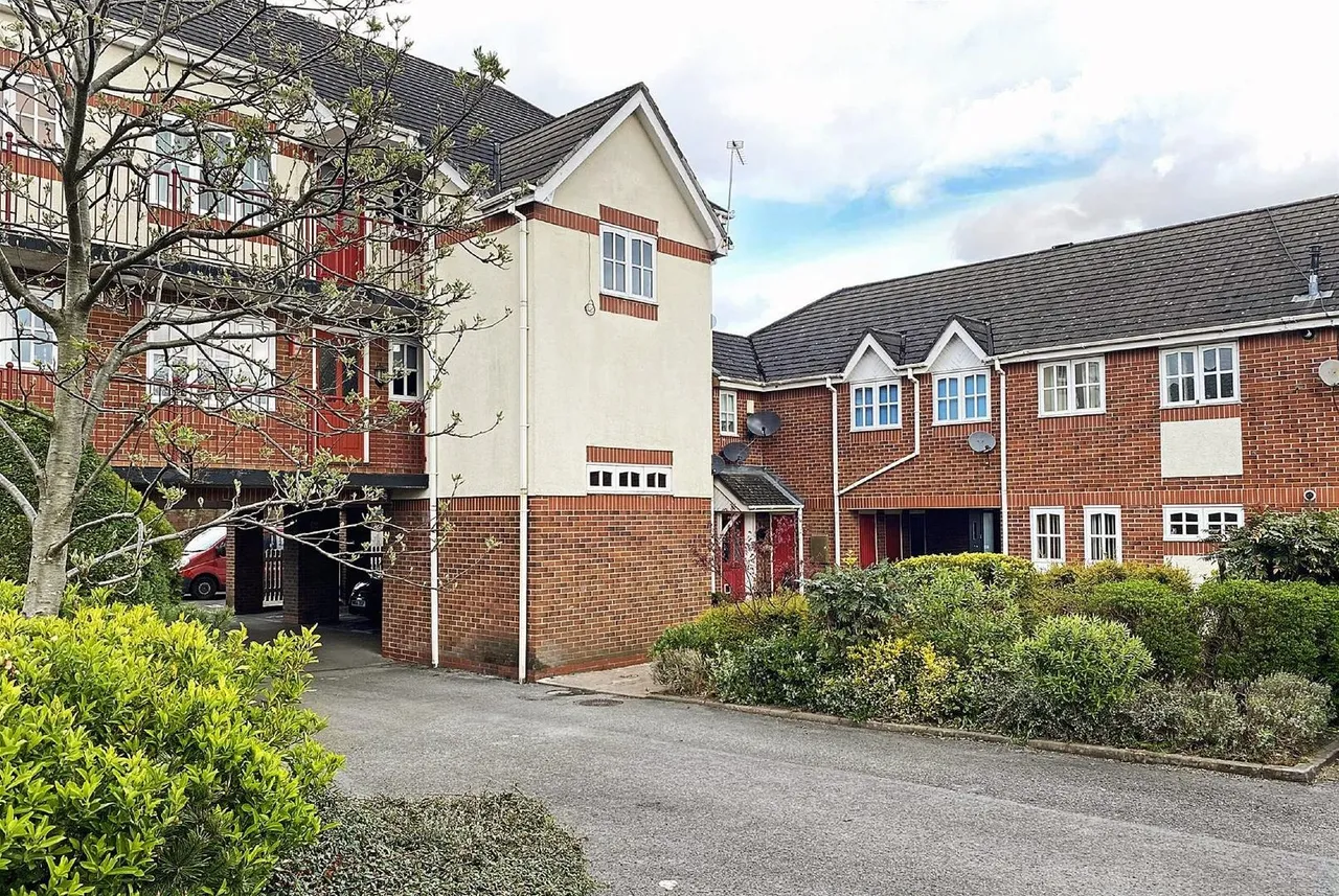 St. James Court, Altrincham, Cheshire WA15 8FG, photo 17