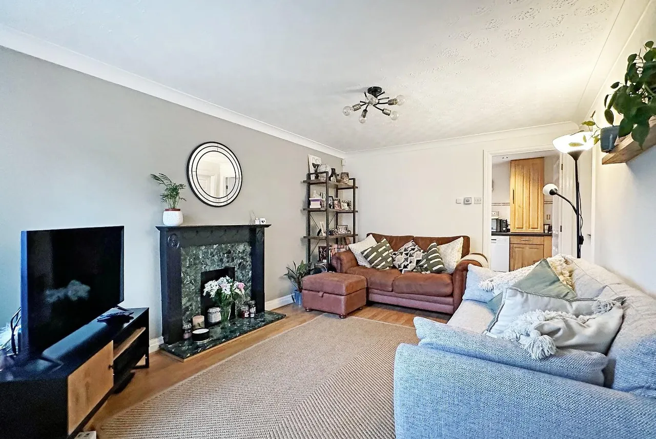 St. James Court, Altrincham, Cheshire WA15 8FG, photo 2
