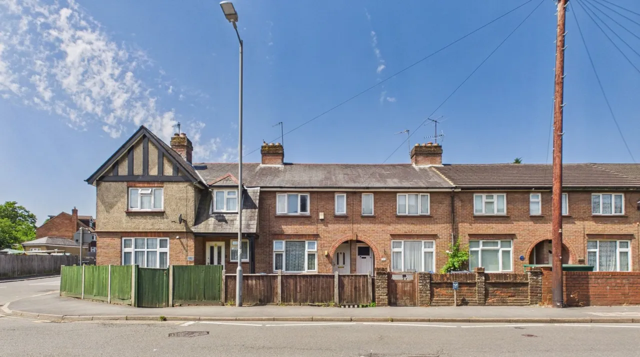3 bed bellingdon road, chesham, buckinghamshire,hp5 for sale, Chesham, Buckinghamshire