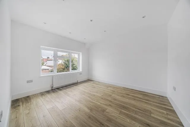 Oak Gardens, Edgware, HA8, photo 7