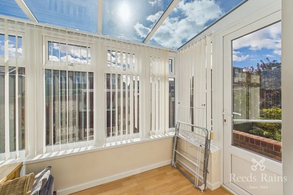 Newton Drive, Wakefield, WF1, photo 13
