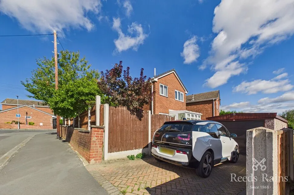 Newton Drive, Wakefield, WF1, photo 15
