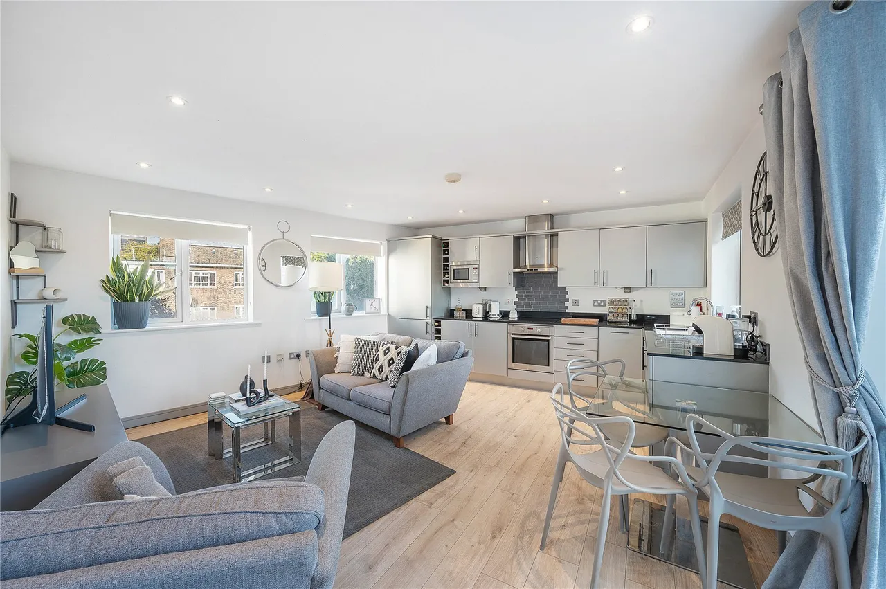 2 bed flat for sale, Lavender Hill, Battersea, SW11