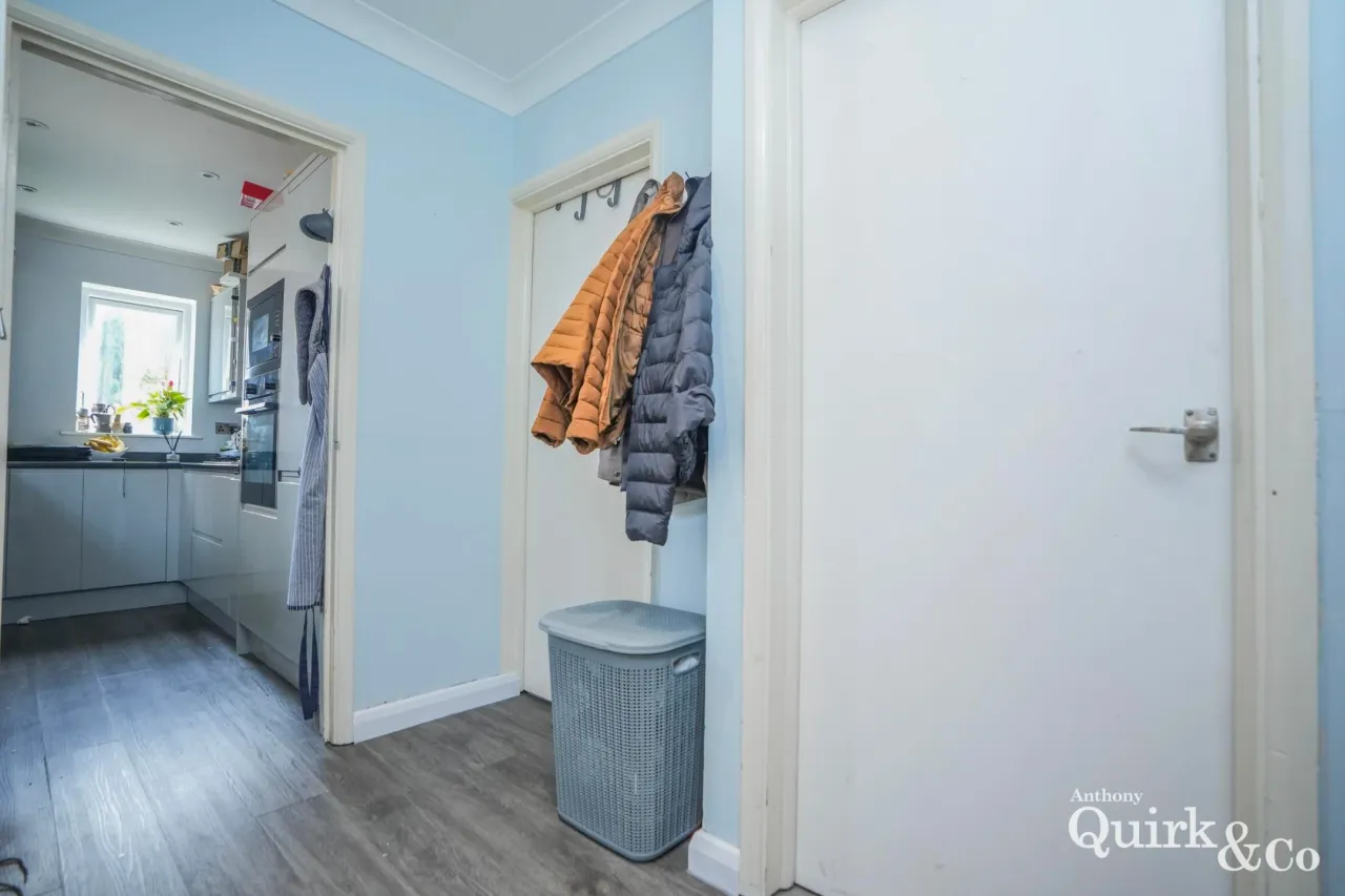 Waarem Avenue, Canvey Island, SS8, photo 10