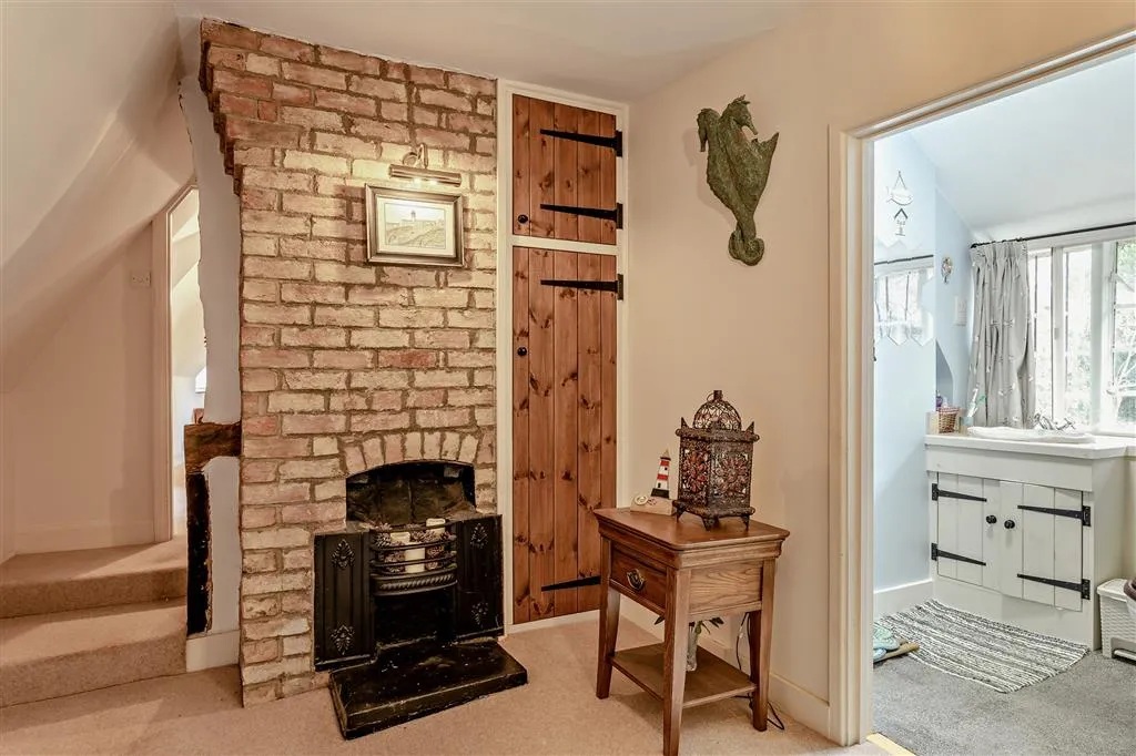 Church Road, Glatton, PE28, photo 11