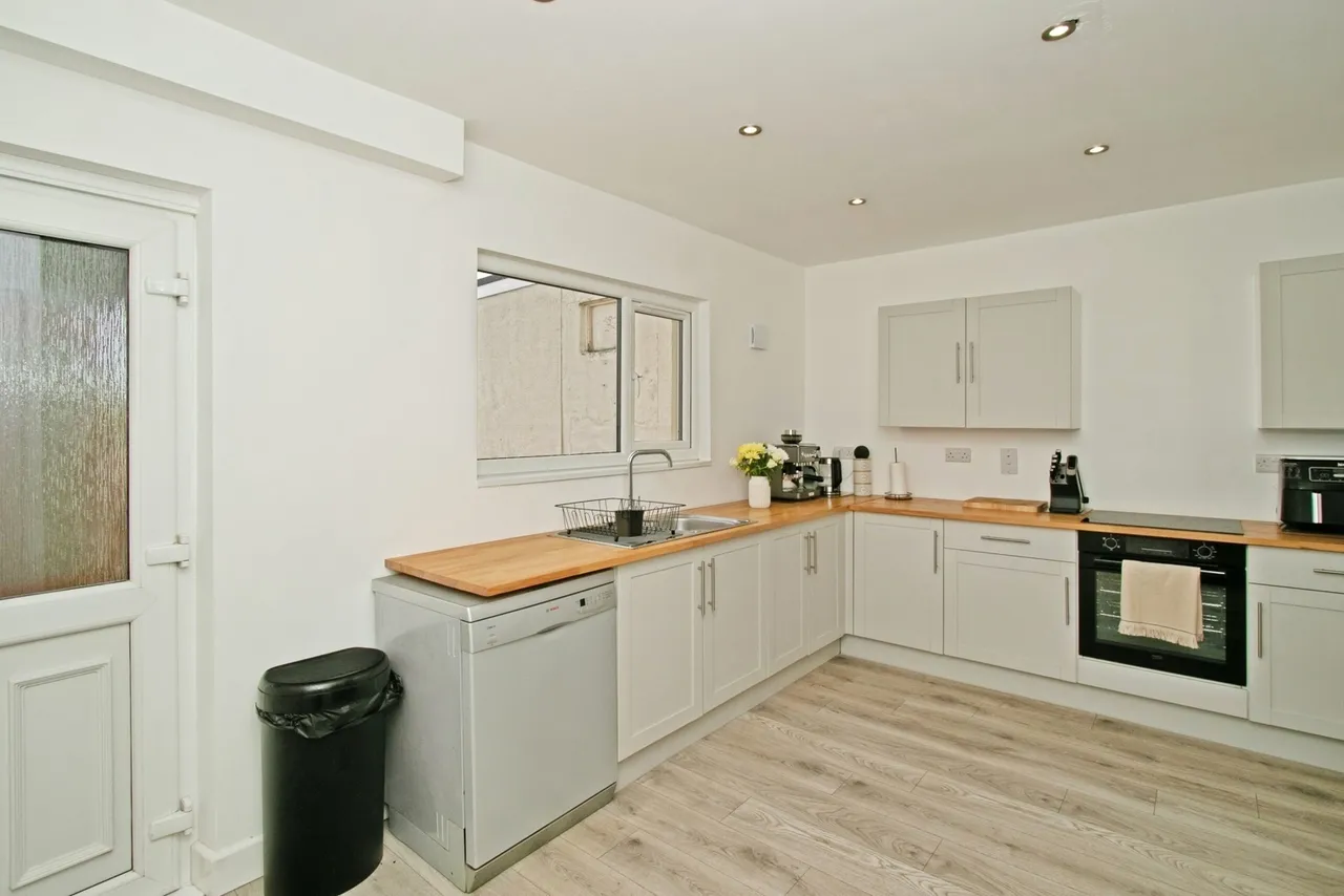 Grenville Gardens, Troon, TR14, photo 9