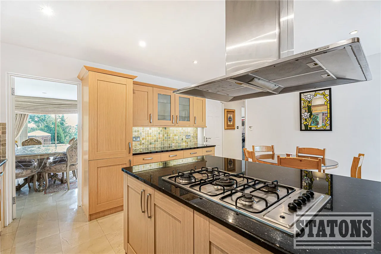 Oakleigh Park South, Whetstone, London, N20 9JP, photo 3