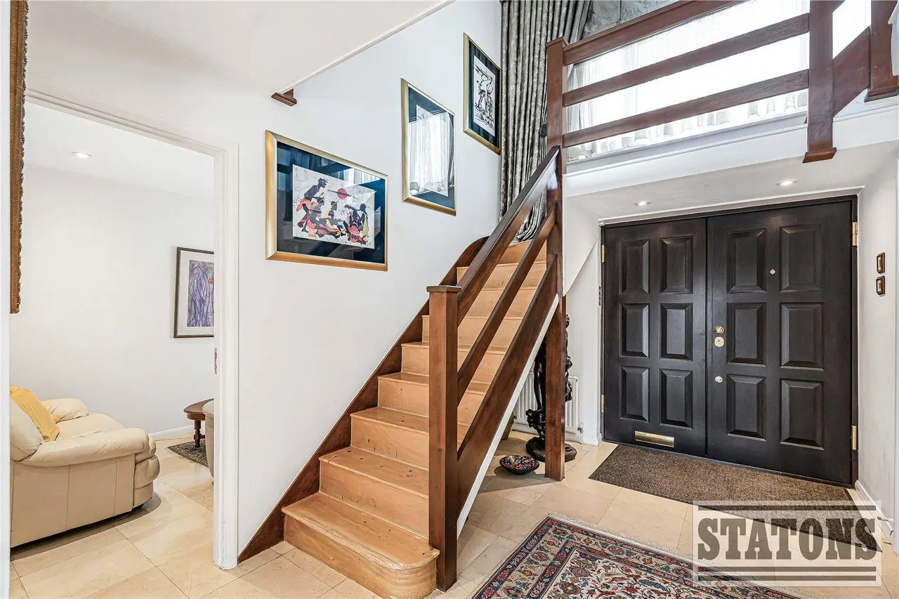 Oakleigh Park South, Whetstone, London, N20 9JP, photo 17