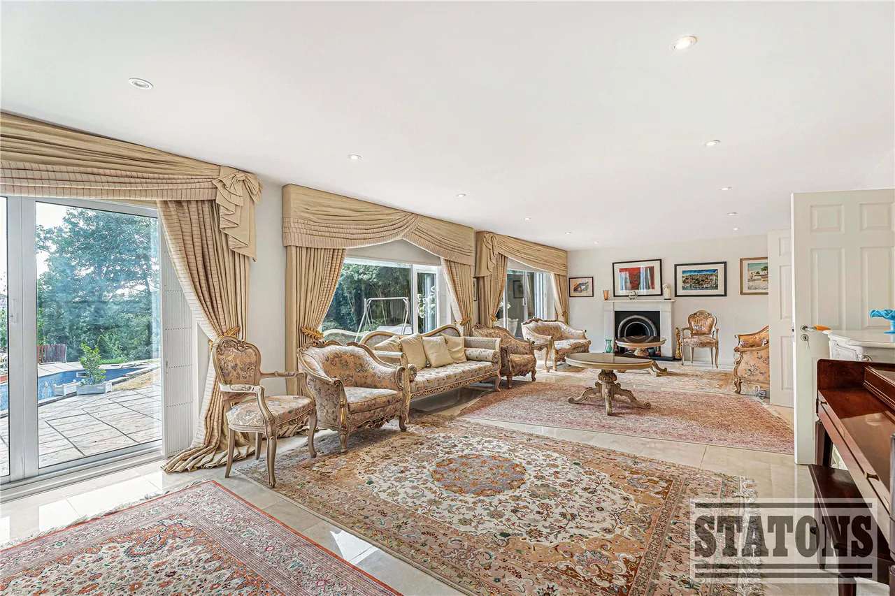Oakleigh Park South, Whetstone, London, N20 9JP, photo 5