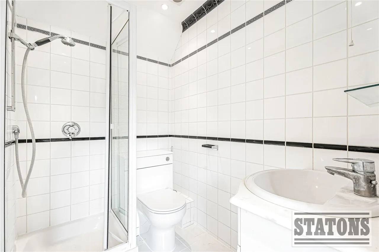 Oakleigh Park South, Whetstone, London, N20 9JP, photo 13
