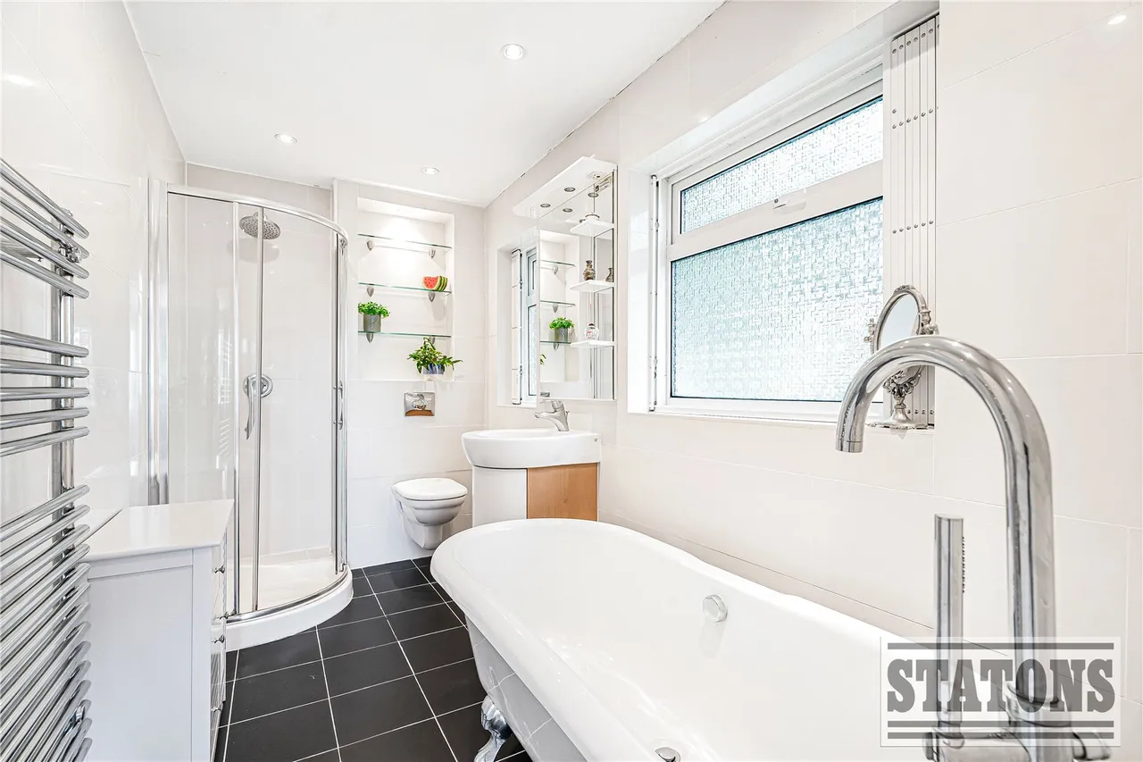 Oakleigh Park South, Whetstone, London, N20 9JP, photo 14