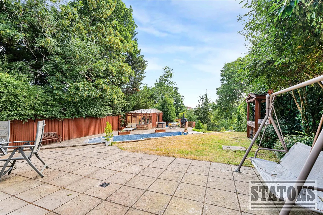 Oakleigh Park South, Whetstone, London, N20 9JP, photo 21