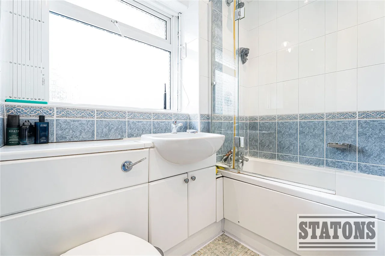 Oakleigh Park South, Whetstone, London, N20 9JP, photo 12