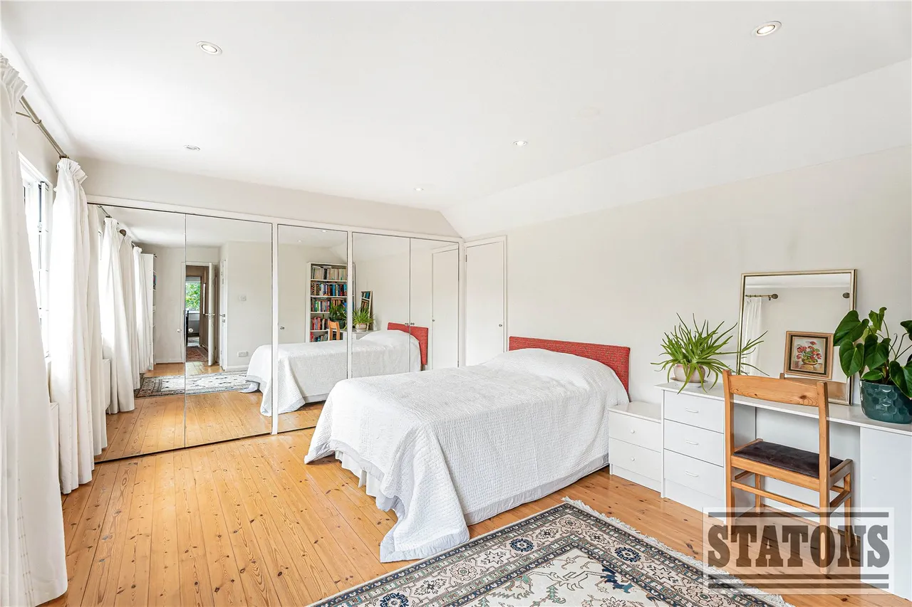Oakleigh Park South, Whetstone, London, N20 9JP, photo 15