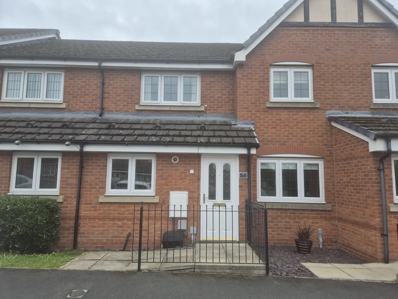 2 bed property to rent, Callender Gardens, WA6