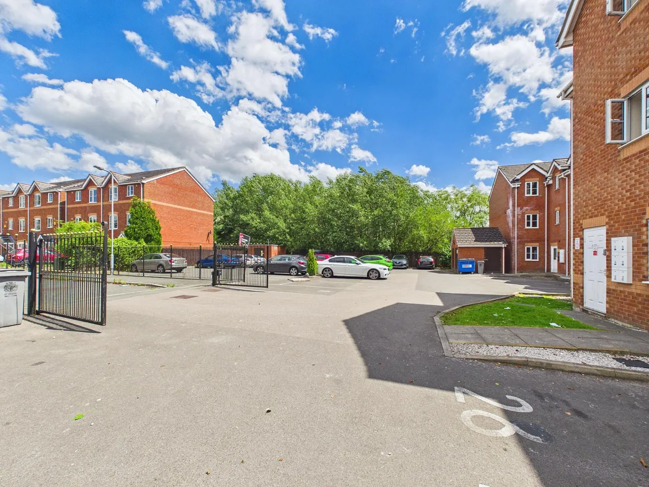 Medway Court, Parr, WA9, photo 2