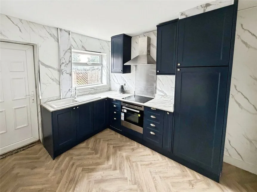 Third Avenue, Woodlands, DN6, photo 6