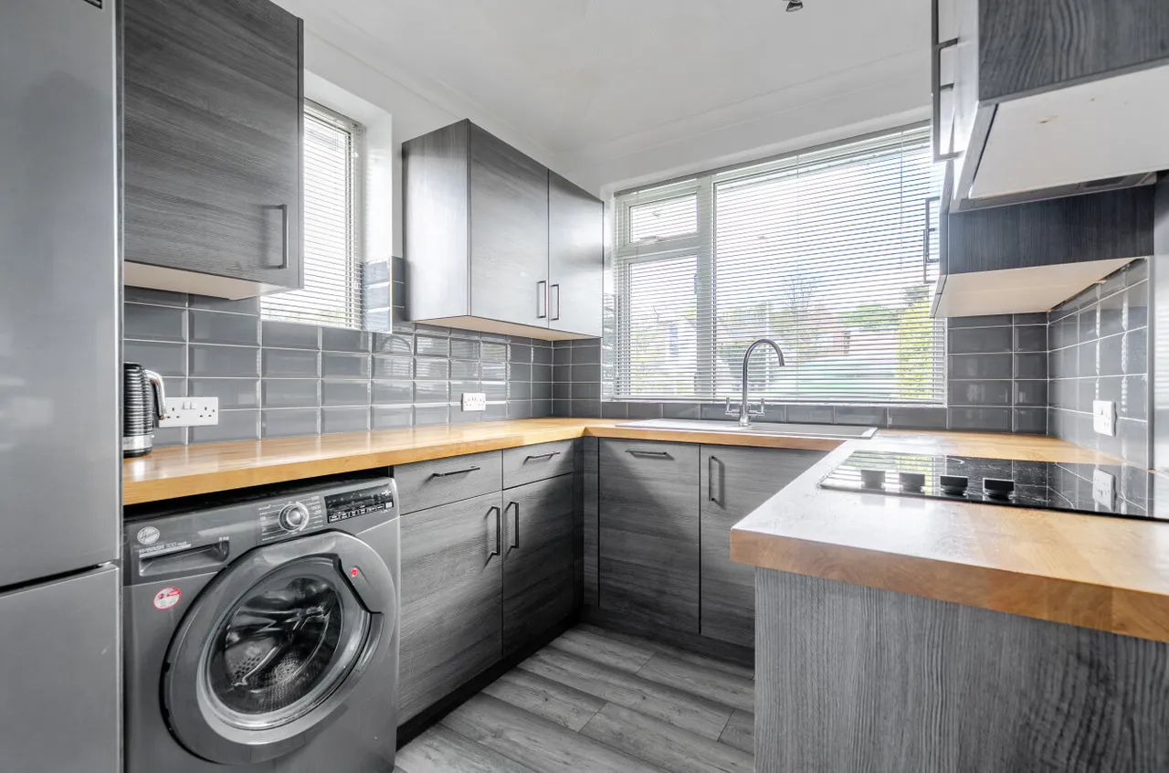 Old Shoreham Road, Lancing, BN15, photo 9