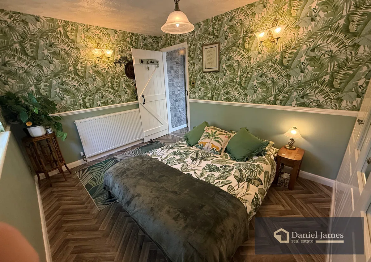 Romford, RM3, photo 15