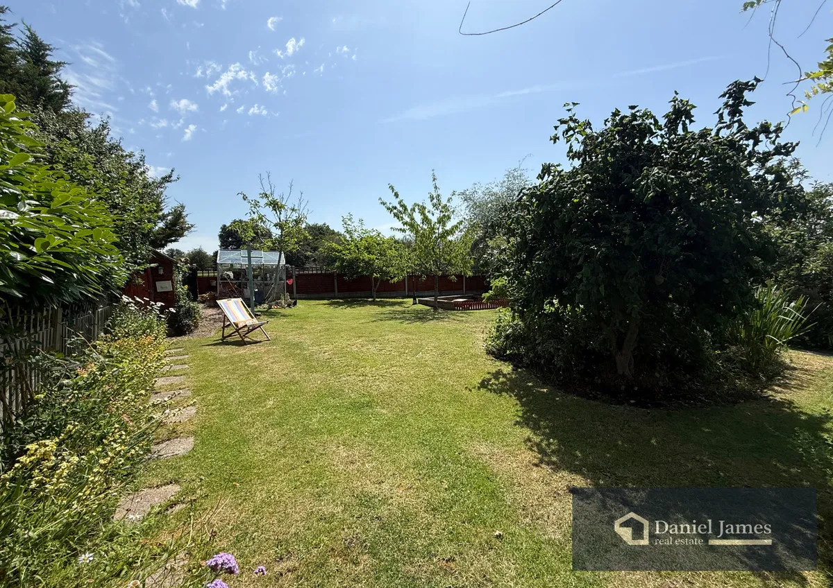 Romford, RM3, photo 23