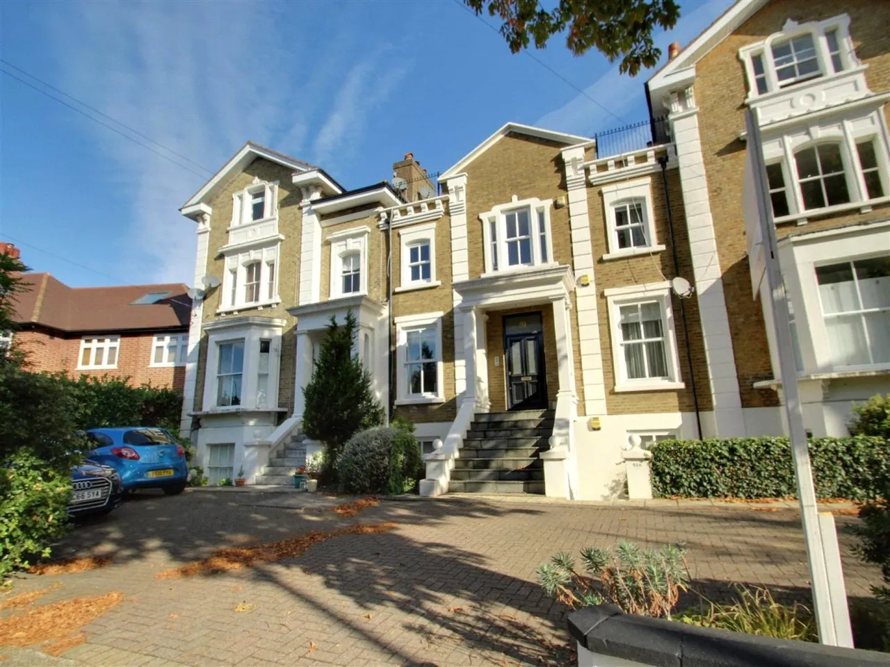 West Hill Road, London, photo 8