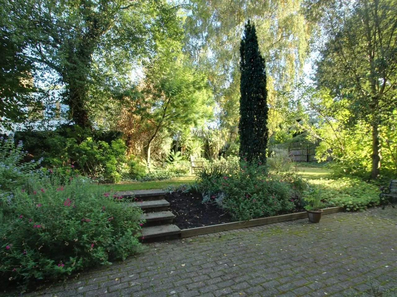 West Hill Road, London, photo 4