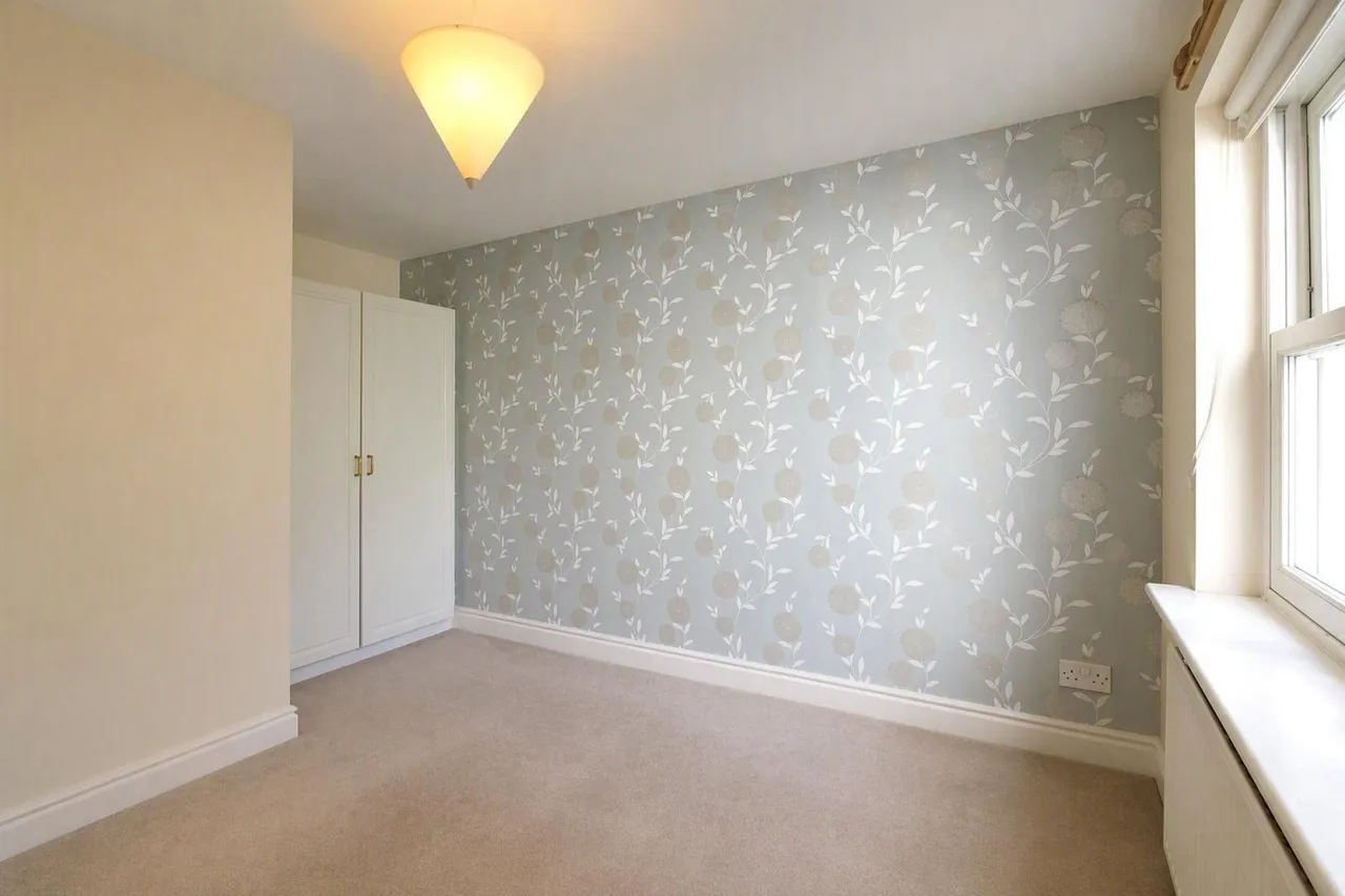 West Hill Road, London, photo 5