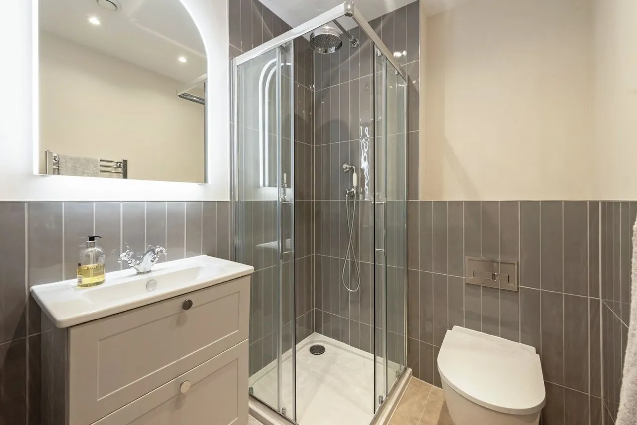Lyndhurst, SO43, photo 11