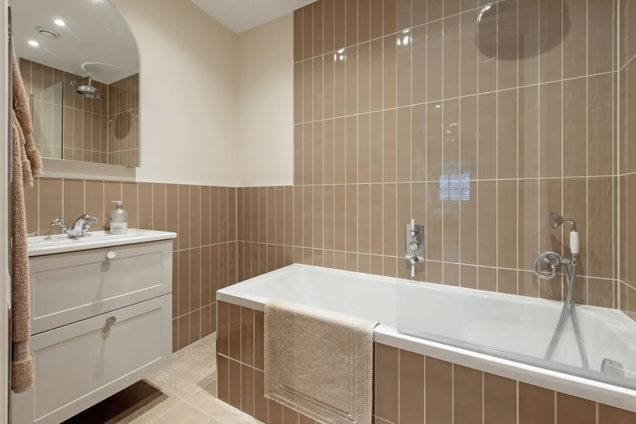 Lyndhurst, SO43, photo 19