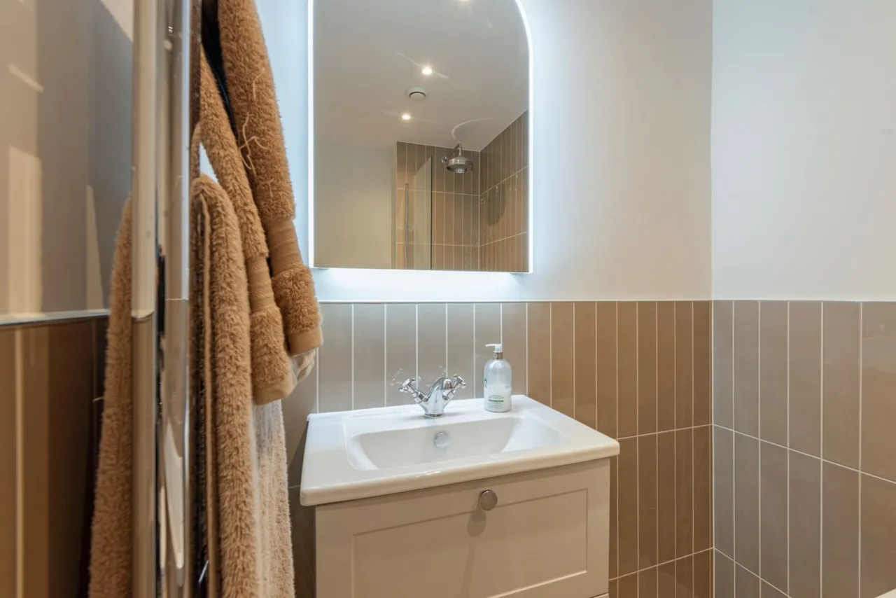 Lyndhurst, SO43, photo 18