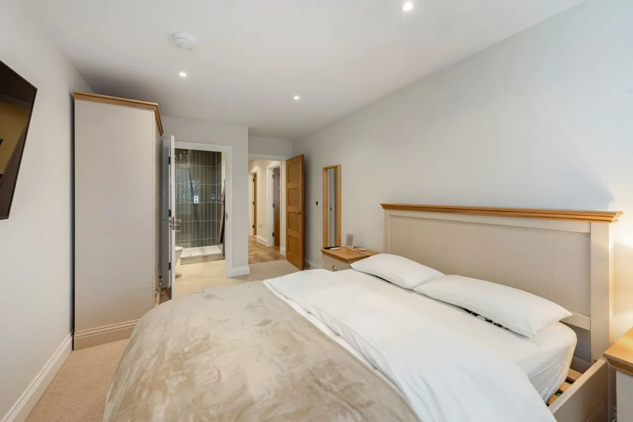 Lyndhurst, SO43, photo 10