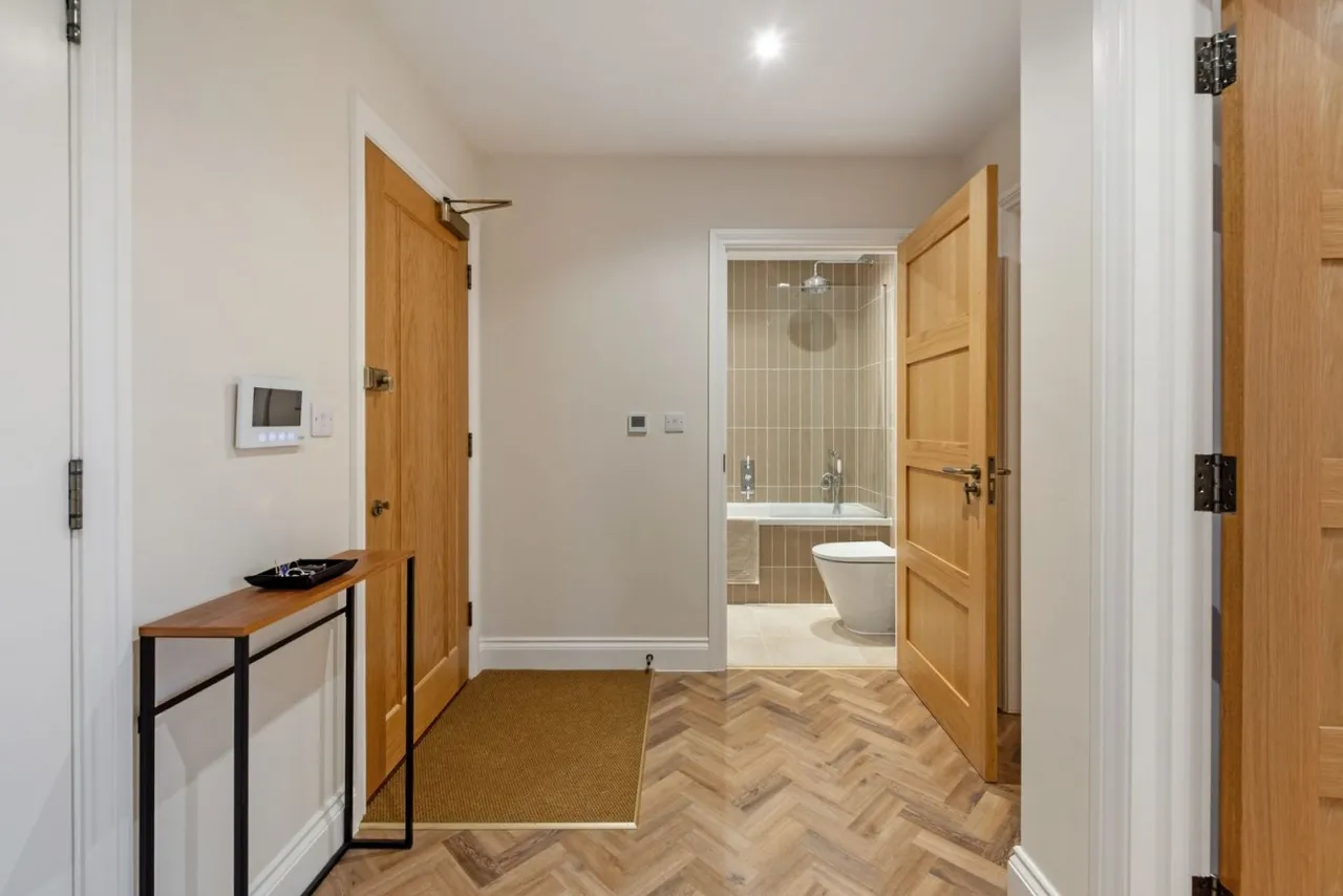 Lyndhurst, SO43, photo 23