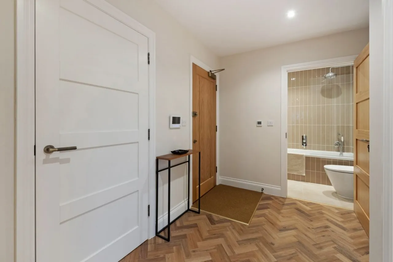 Lyndhurst, SO43, photo 22