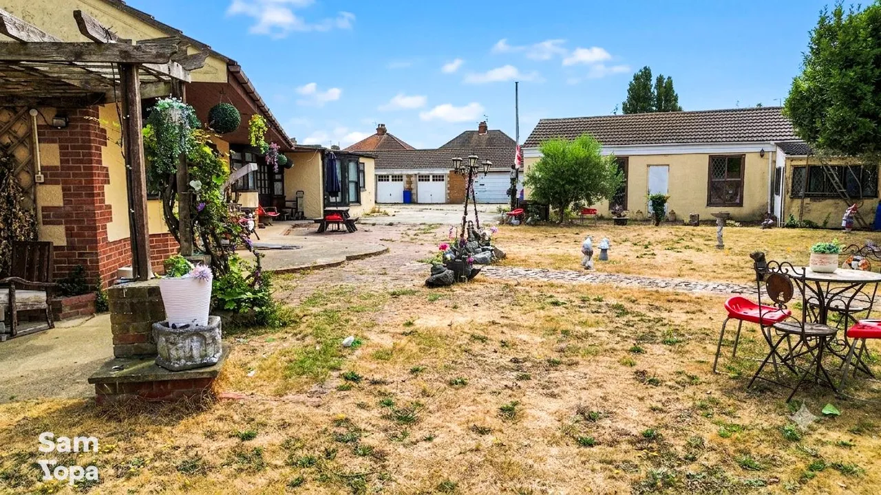 Coppins Road, Clacton-on-sea, CO15, photo 44