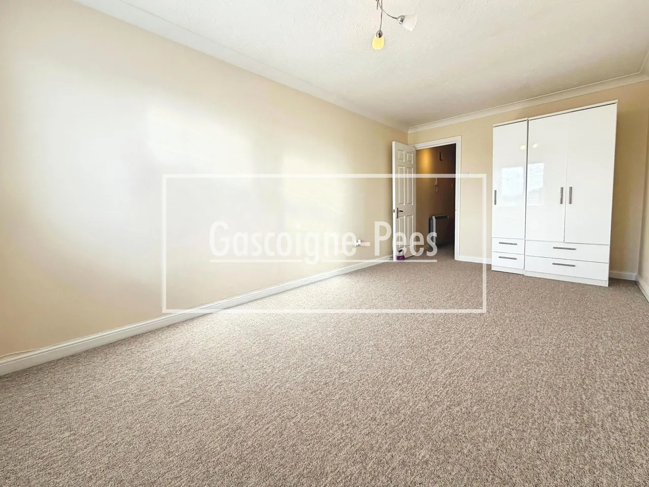 Cobham Gate, Cobham, KT11, photo 4