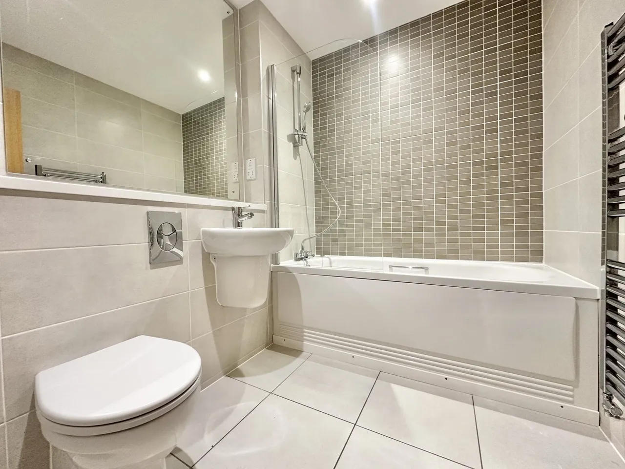 Waterside House Woodley Headland, Peartree Bridge, MK6, photo 7