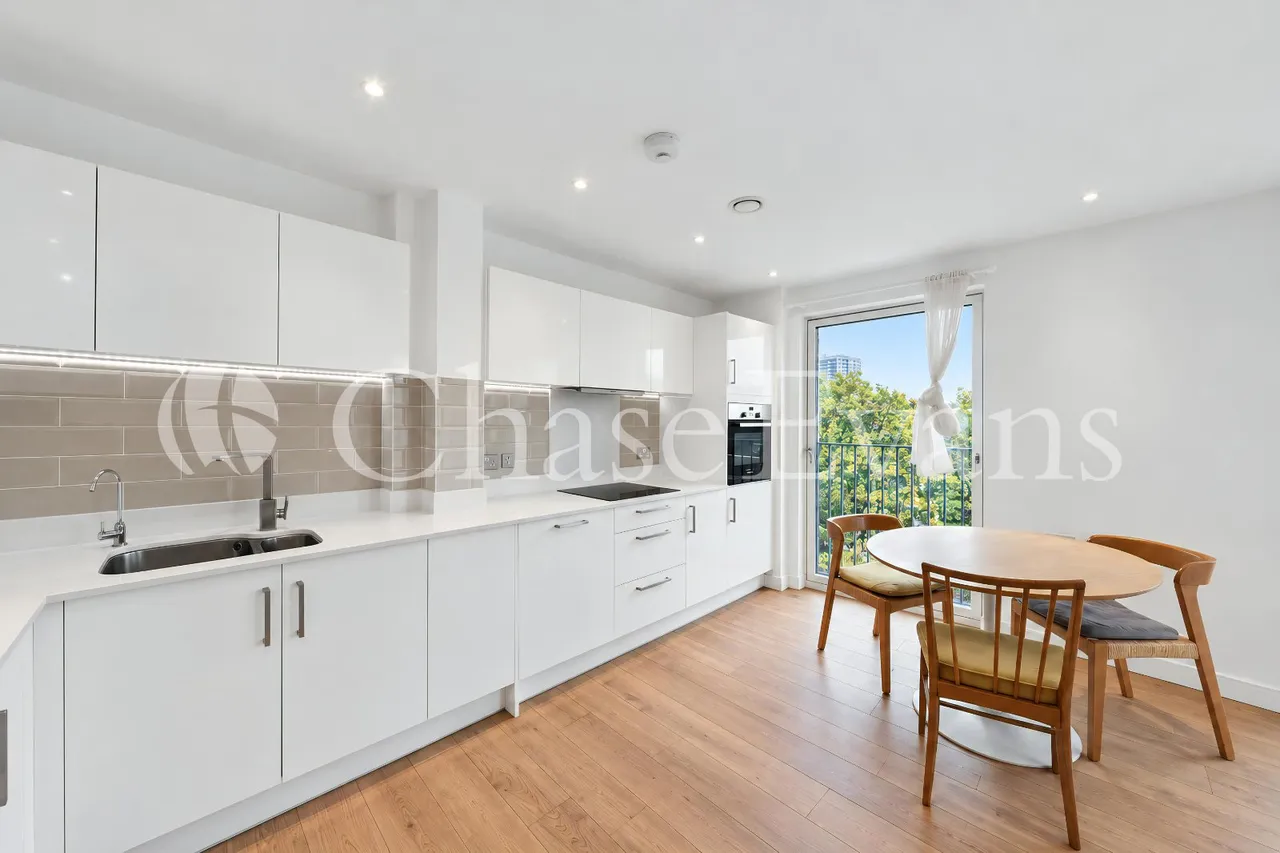 Leyton Road, Stratford, E15, photo 2