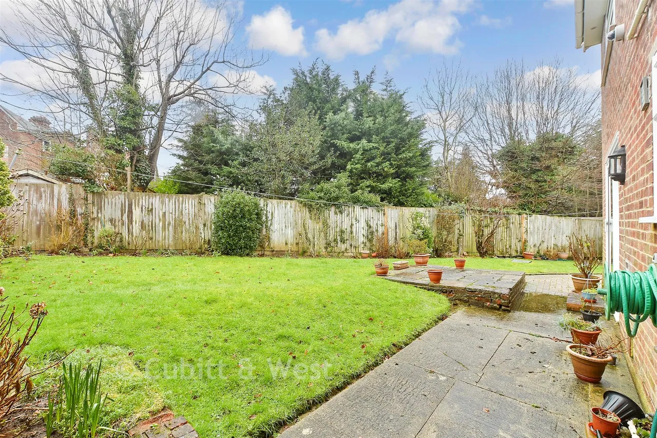 Cissbury Hill, Crawley, RH11, photo 13