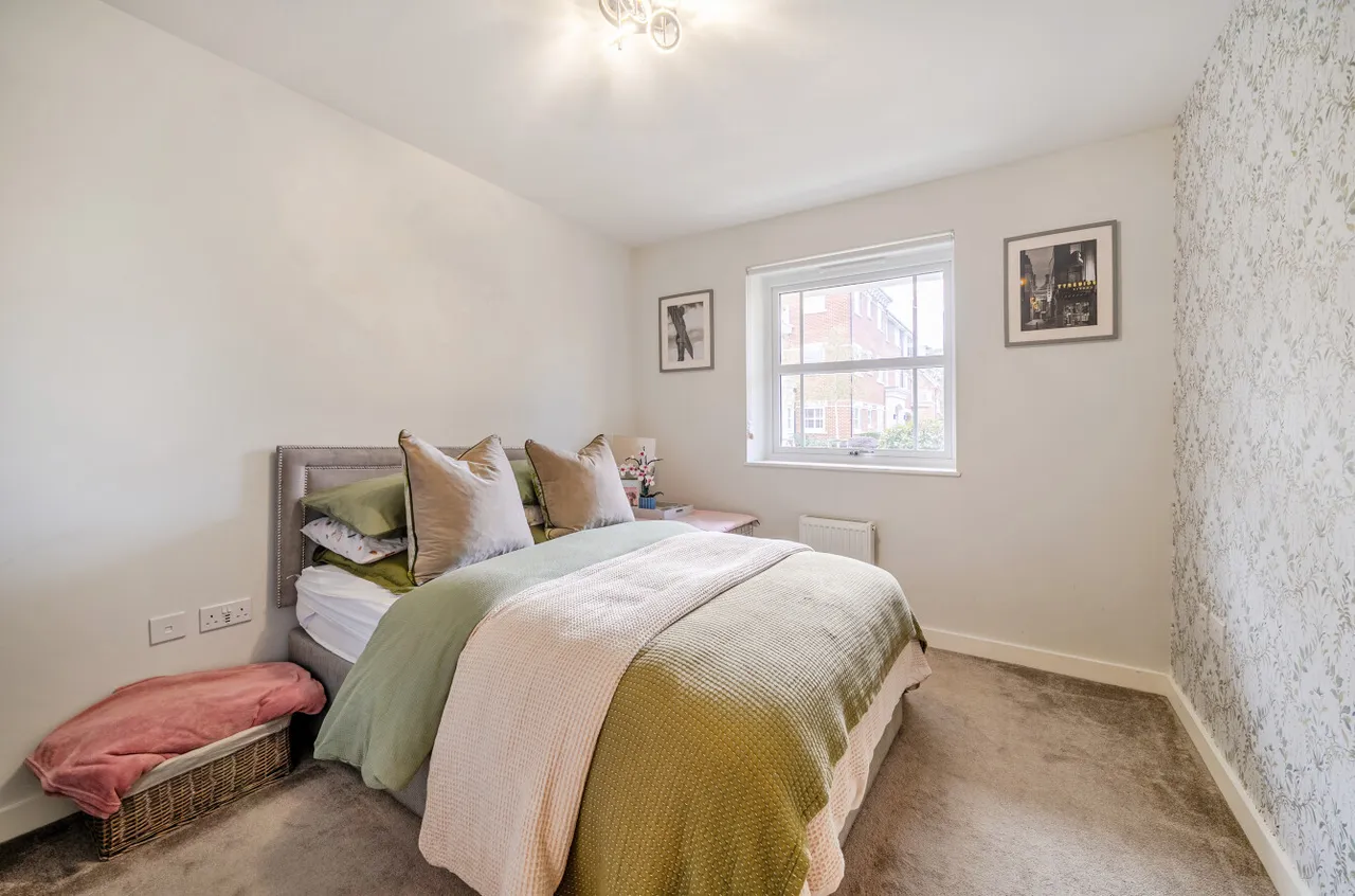 Pyestock Way, GU51, photo 5