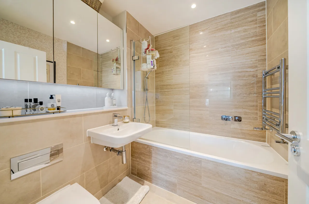 Pyestock Way, GU51, photo 7