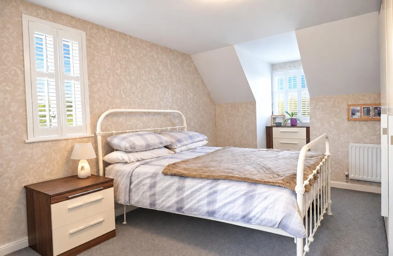 Carew Close, Grays, RM16, photo 10