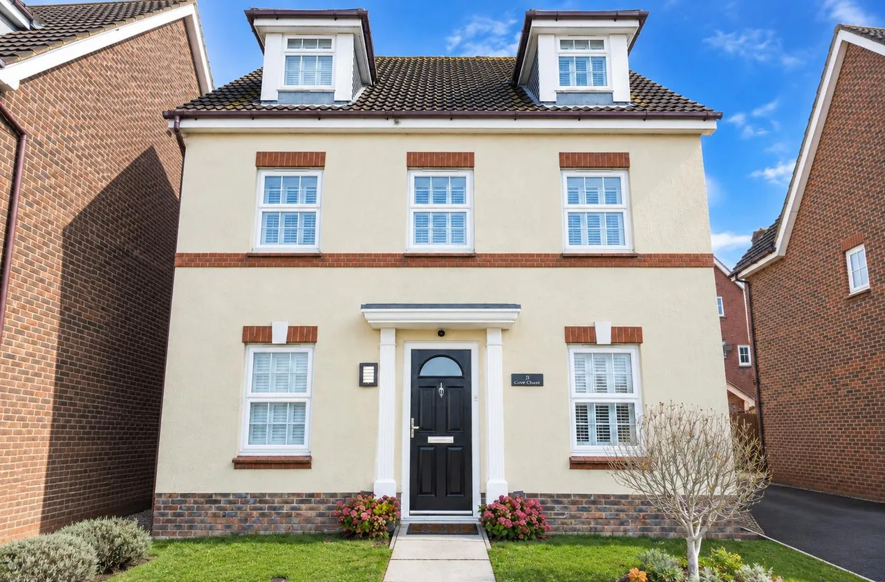 6 bed house for sale, Carew Close, Grays, RM16