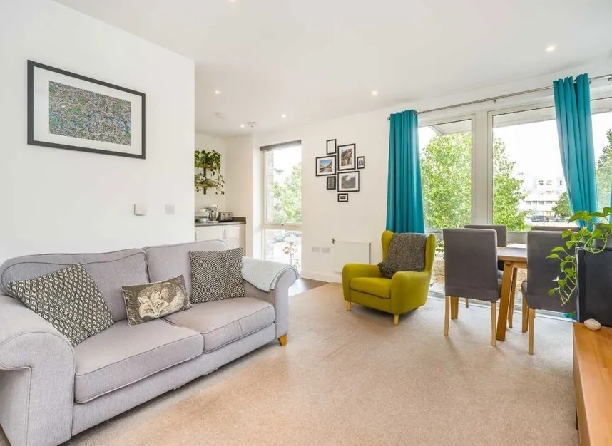 Hilltop Avenue, Harlesden, NW10, photo 2