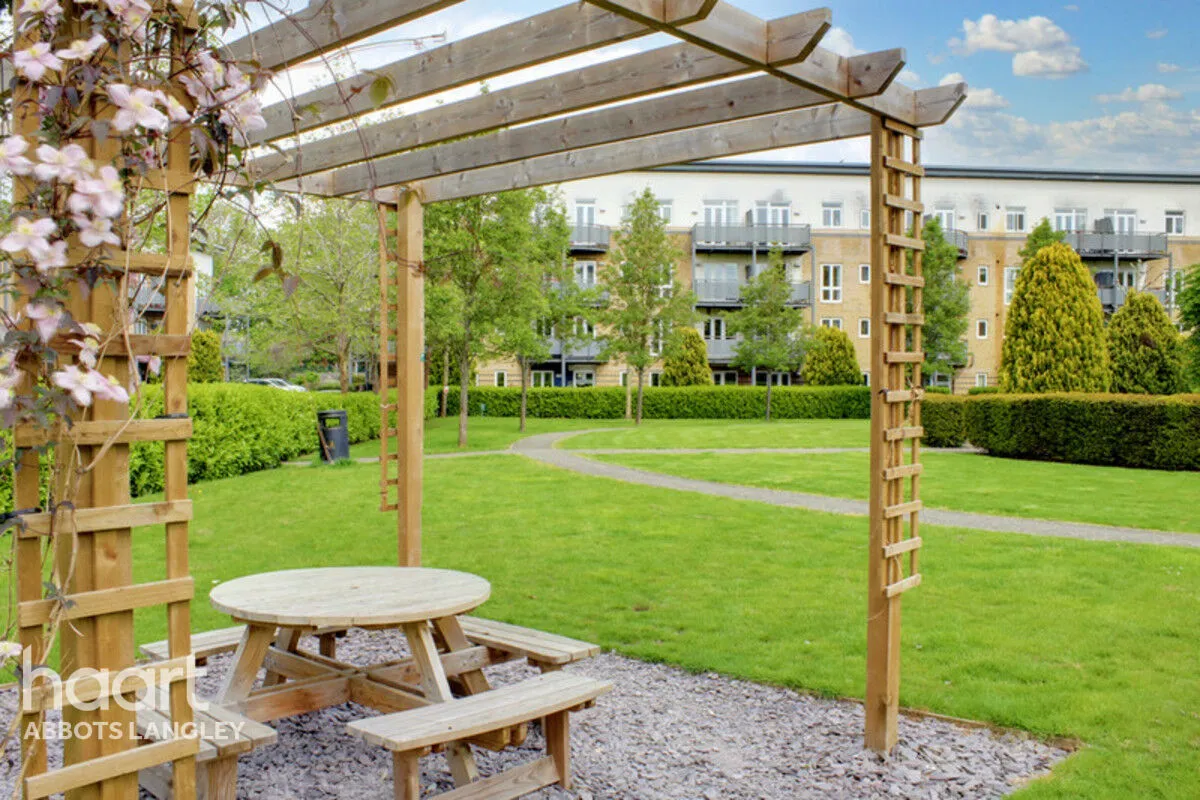 Modena Mews, Watford, WD18, photo 12
