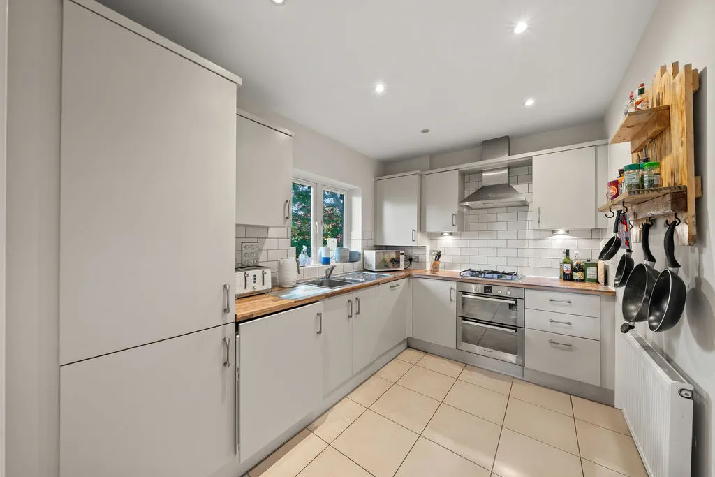Tupwood Lane, Caterham CR3 6DA, photo 6