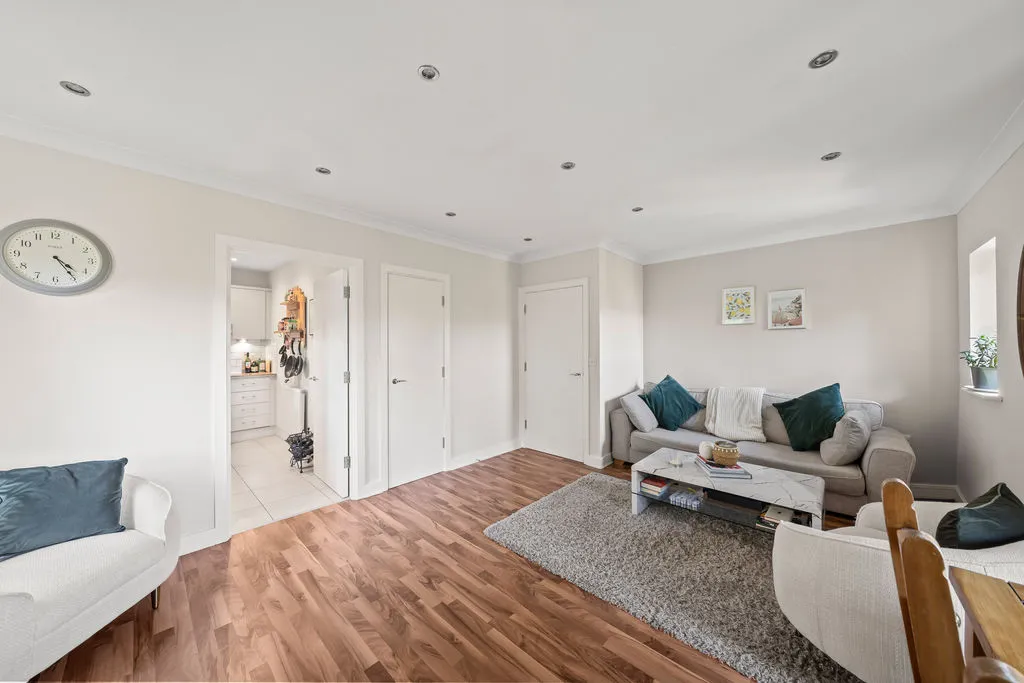 Tupwood Lane, Caterham CR3 6DA, photo 5
