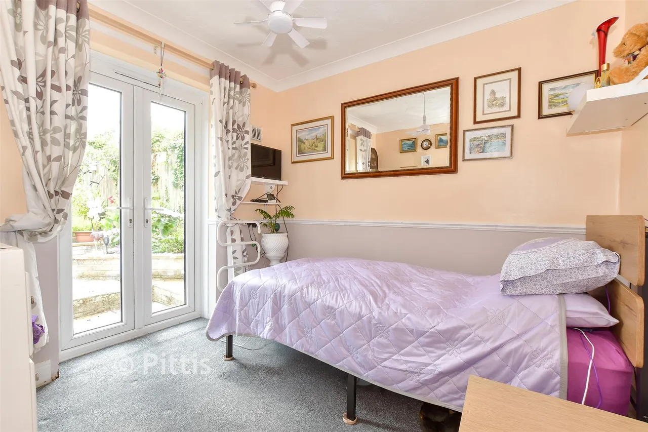 Denness Road, Sandown, PO36, photo 8